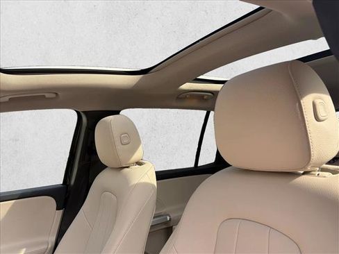 Used 2023 Mercedes-Benz GLB 250 image 11