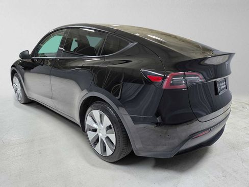 Used 2023 Tesla Model Y Long Range AWD/4WD image 5