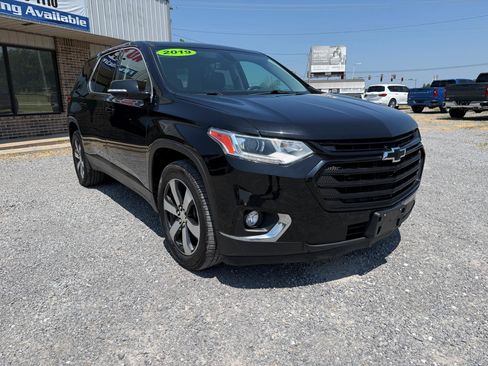 Used 2019 Chevrolet Traverse LT w/ LT Premium Package FWD image 1