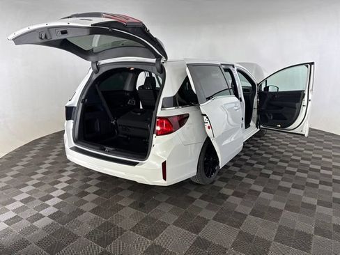 Certified 2026 Honda Odyssey Sport-L image 18