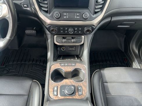 Used 2021 GMC Acadia Denali w/ Denali Technology Package AWD/4WD image 15