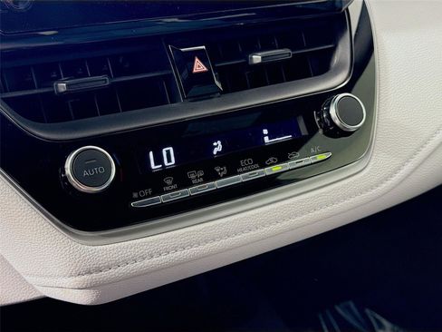 Used 2023 Toyota Corolla SE image 14