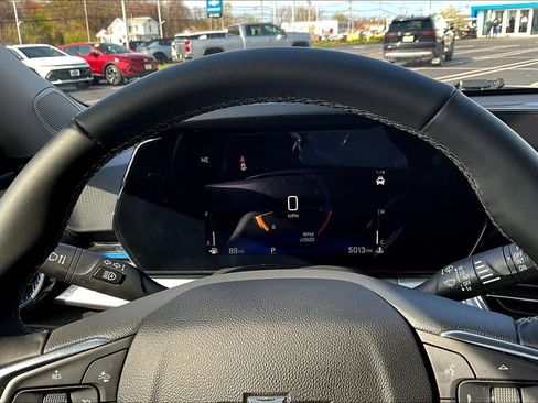 Used 2025 Chevrolet Trax LT w/ Sunroof Package FWD image 10