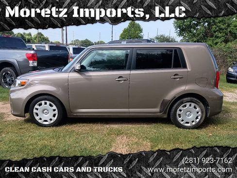 Used 2015 Scion xB FWD image 1