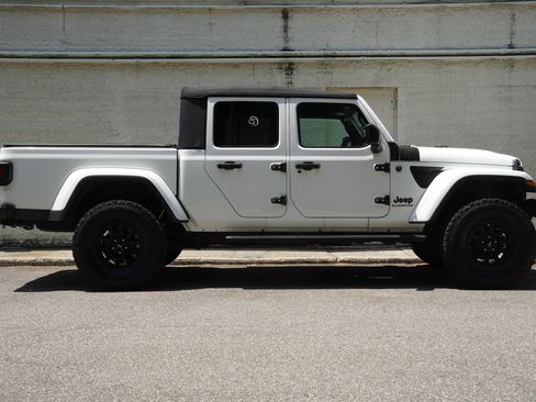 Used 2022 Jeep Gladiator Sport AWD/4WD image 8