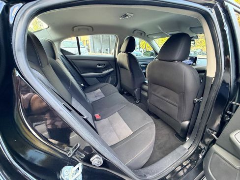 Used 2022 Nissan Sentra SR FWD image 12