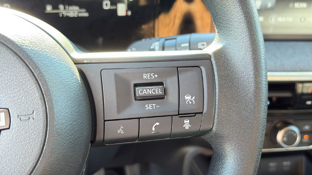 Certified 2025 Nissan Kicks SV AWD/4WD image 13