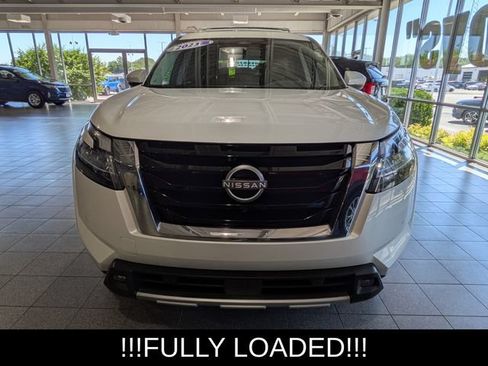 Used 2023 Nissan Pathfinder SL AWD/4WD image 3