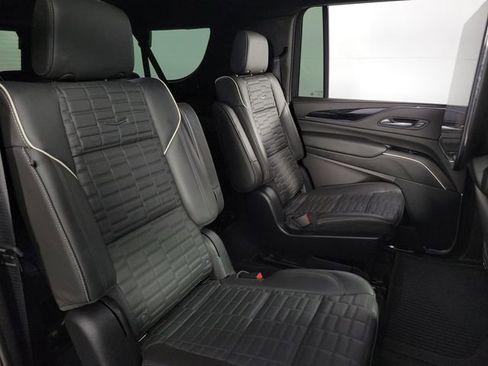 Used 2024 Cadillac Escalade ESV V image 16