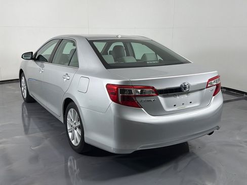 Used 2014 Toyota Camry XLE w/ Leather Package FWD image 7