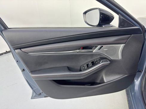 Used 2023 MAZDA MAZDA3 s image 39