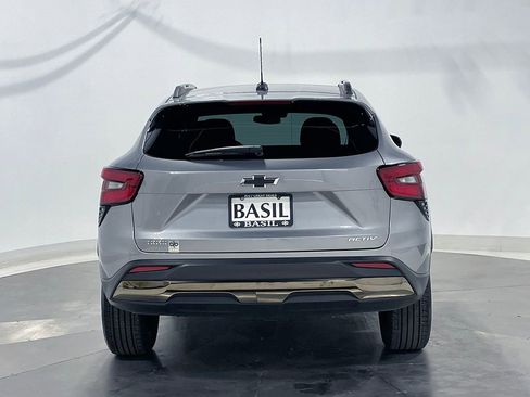 Used 2024 Chevrolet Trax ACTIV FWD image 12