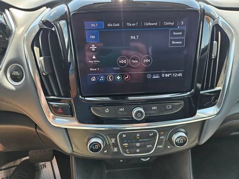 Used 2021 Chevrolet Traverse LT FWD image 18