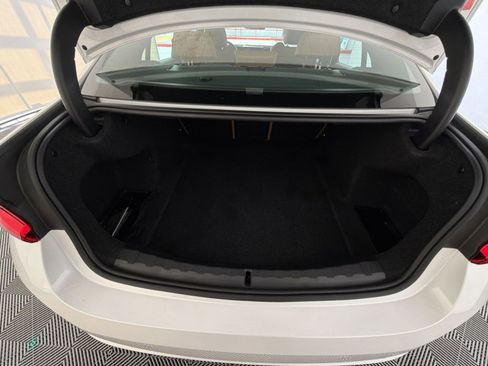 Used 2024 BMW 330i xDrive Sedan w/ Premium Package image 26