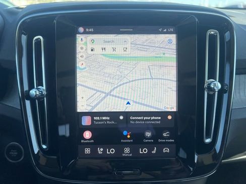 Used 2025 Volvo XC40 B5 Core image 14