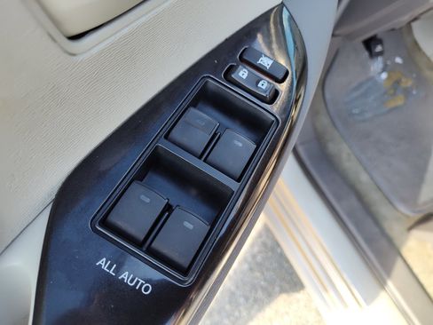 Used 2011 Toyota Sienna LE image 15