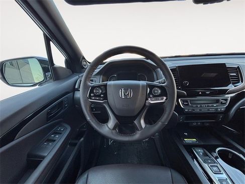 Certified 2025 Honda Passport Black Edition image 12