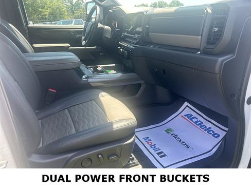 Used 2025 Chevrolet Silverado 2500 ZR2 w/ Technology Package AWD/4WD image 19