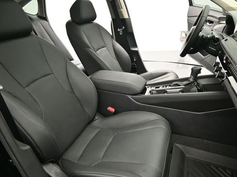 Used 2025 Honda Accord Touring image 7