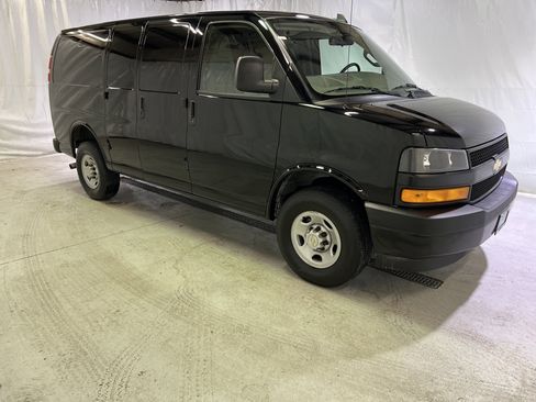 Used 2023 Chevrolet Express 3500 w/ Driver Convenience Package image 2