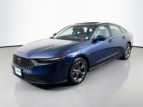 Certified 2023 Honda Accord EX image 3