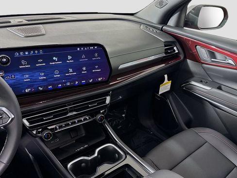 New 2026 Chevrolet Traverse Z71 w/ Enhanced Driving Package AWD/4WD image 24