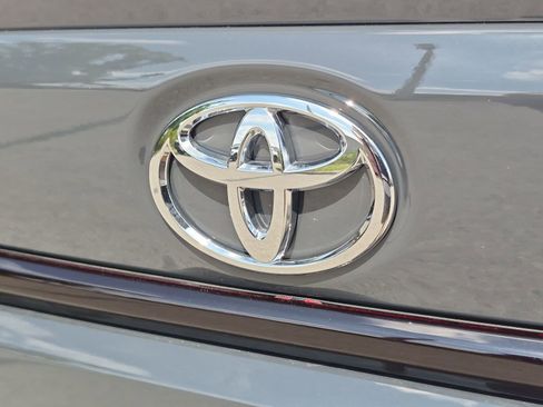 Used 2026 Toyota Corolla SE FWD image 30