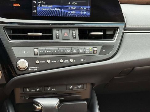 Used 2022 Lexus ES 350 w/ Premium Package FWD image 18