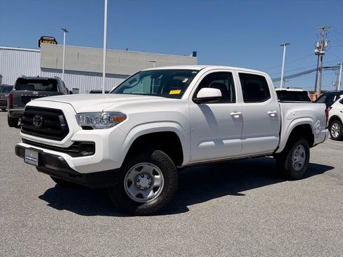 Used 2023 Toyota Tacoma SR AWD/4WD image 2