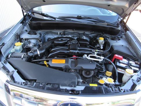 Used 2012 Subaru Forester 2.5X Touring AWD/4WD image 15