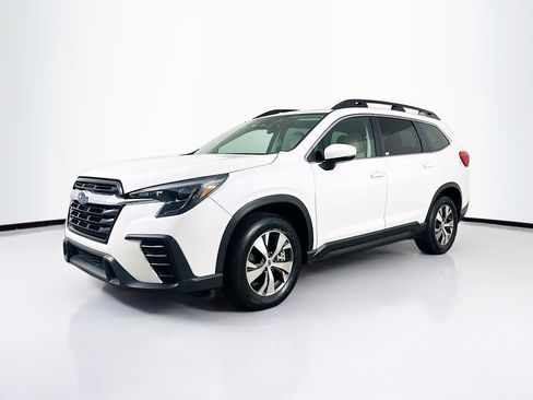Used 2025 Subaru Ascent Premium image 3