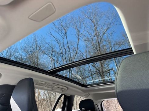 Certified 2025 Volvo V60 B5 Cross Country Plus image 19