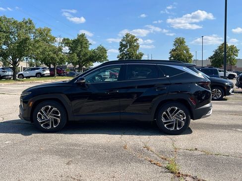 Certified 2025 Hyundai Tucson Limited FWD image 2