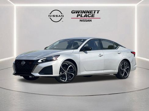 Used 2024 Nissan Altima 2.5 SR FWD image 1