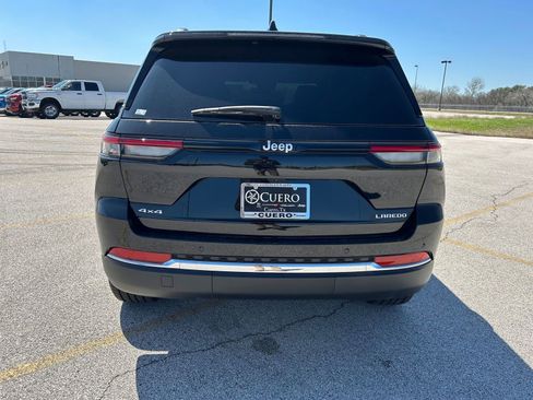Used 2025 Jeep Grand Cherokee Laredo AWD/4WD image 4