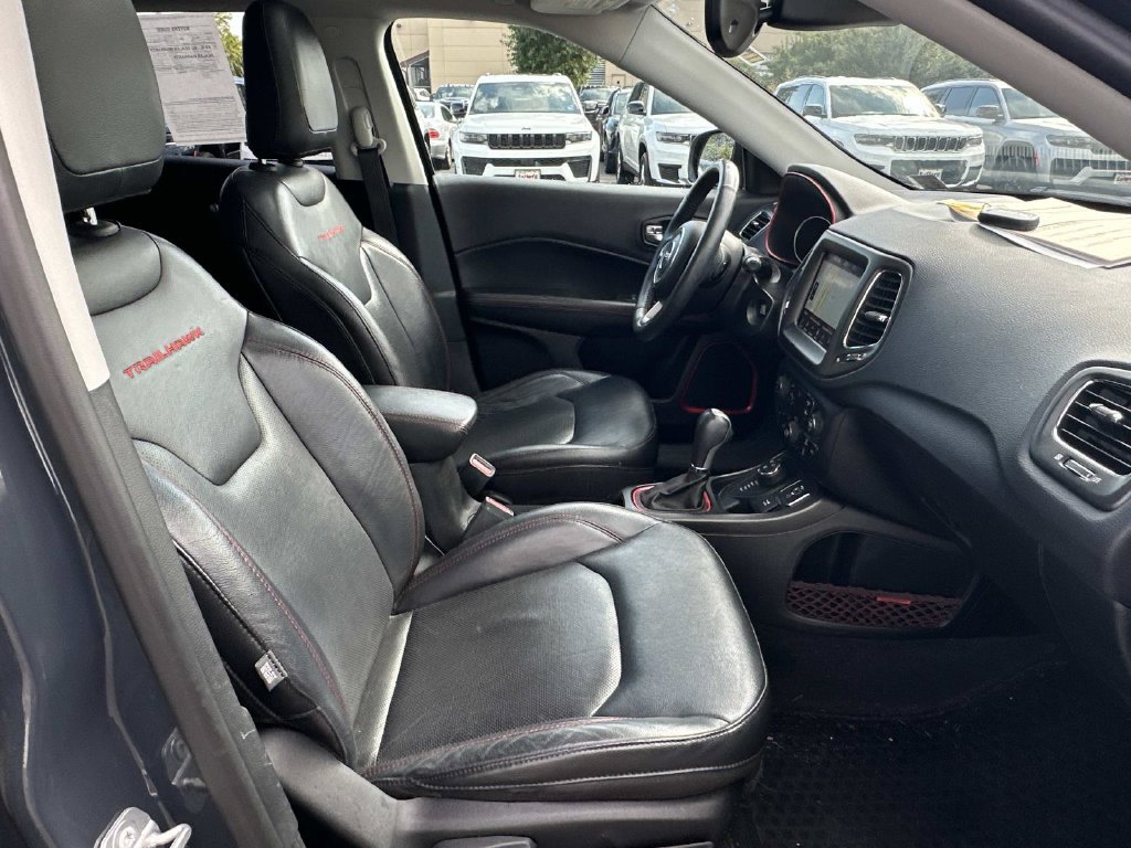 Used 2018 Jeep Compass Trailhawk w/ Leather Interior Group AWD/4WD image 13