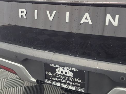 Used 2022 Rivian R1T Adventure image 31