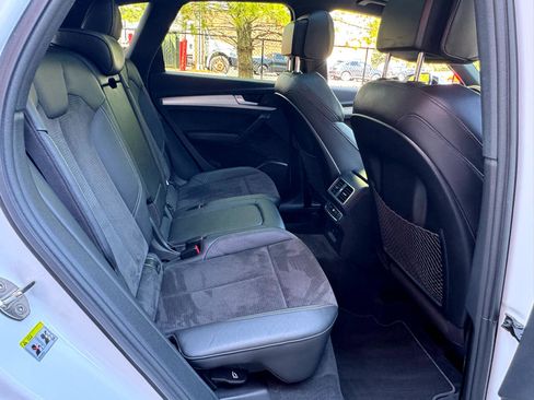 Used 2018 Audi SQ5 Premium Plus w/ Navigation Package image 13