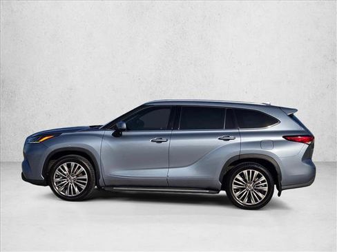 Used 2022 Toyota Highlander Platinum FWD image 7