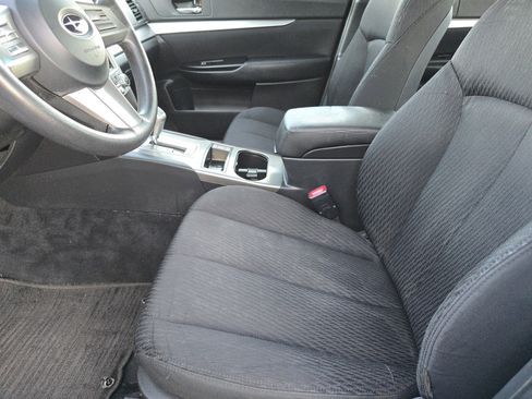 Used 2011 Subaru Legacy 2.5i image 9