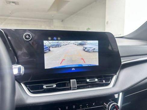 Used 2025 Chevrolet Equinox LT image 17