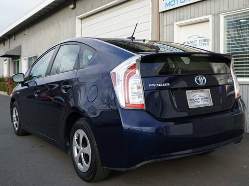 Used 2013 Toyota Prius Three image 17