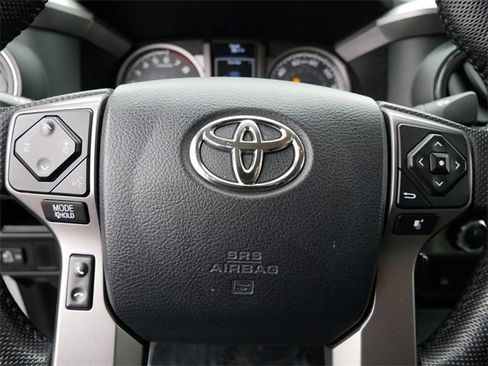 Used 2016 Toyota Tacoma SR5 image 17
