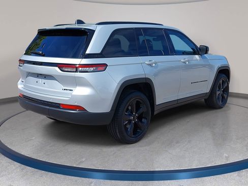 New 2025 Jeep Grand Cherokee Limited w/ Black Appearance Package AWD/4WD image 5