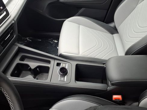 New 2026 Volkswagen Tiguan SE AWD/4WD image 12