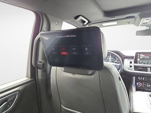 Used 2022 GMC Yukon XL SLT w/ SLT Premium Package AWD/4WD image 13