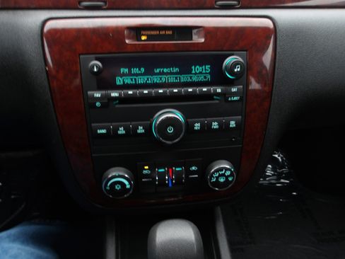 Used 2006 Chevrolet Impala LT image 17