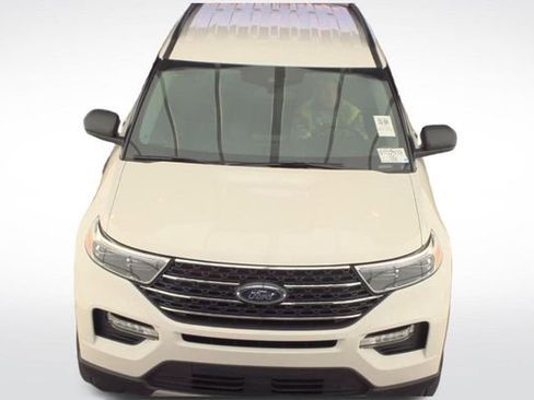 Used 2023 Ford Explorer XLT w/ Equipment Group 202A image 2