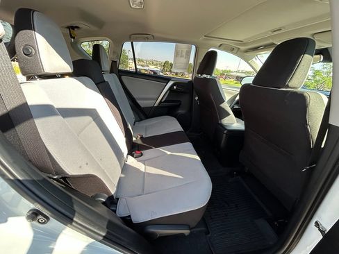 Used 2018 Toyota RAV4 XLE FWD image 30