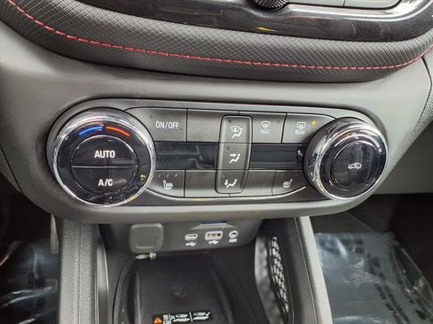 Used 2022 Chevrolet TrailBlazer RS w/ Technology Package image 7